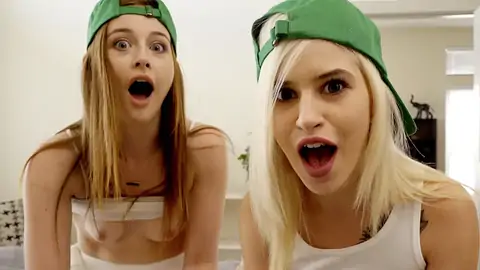 two towheaded teens are having an FFM 3-way