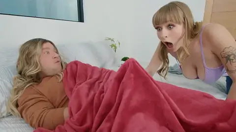 Rubbin' herself while a dude is cheating with a blond